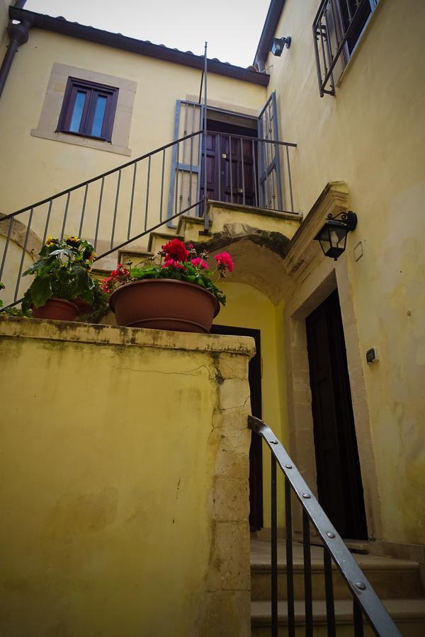 Bb Opera Dei Pupi Bed & Breakfast Siraküza Dış mekan fotoğraf